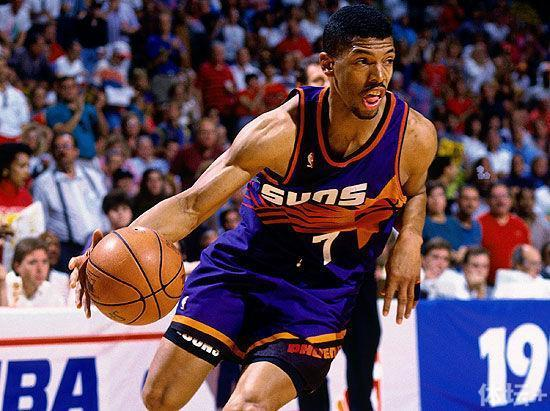 包含小牛队新秀状态火爆，成为球队得分王的词条