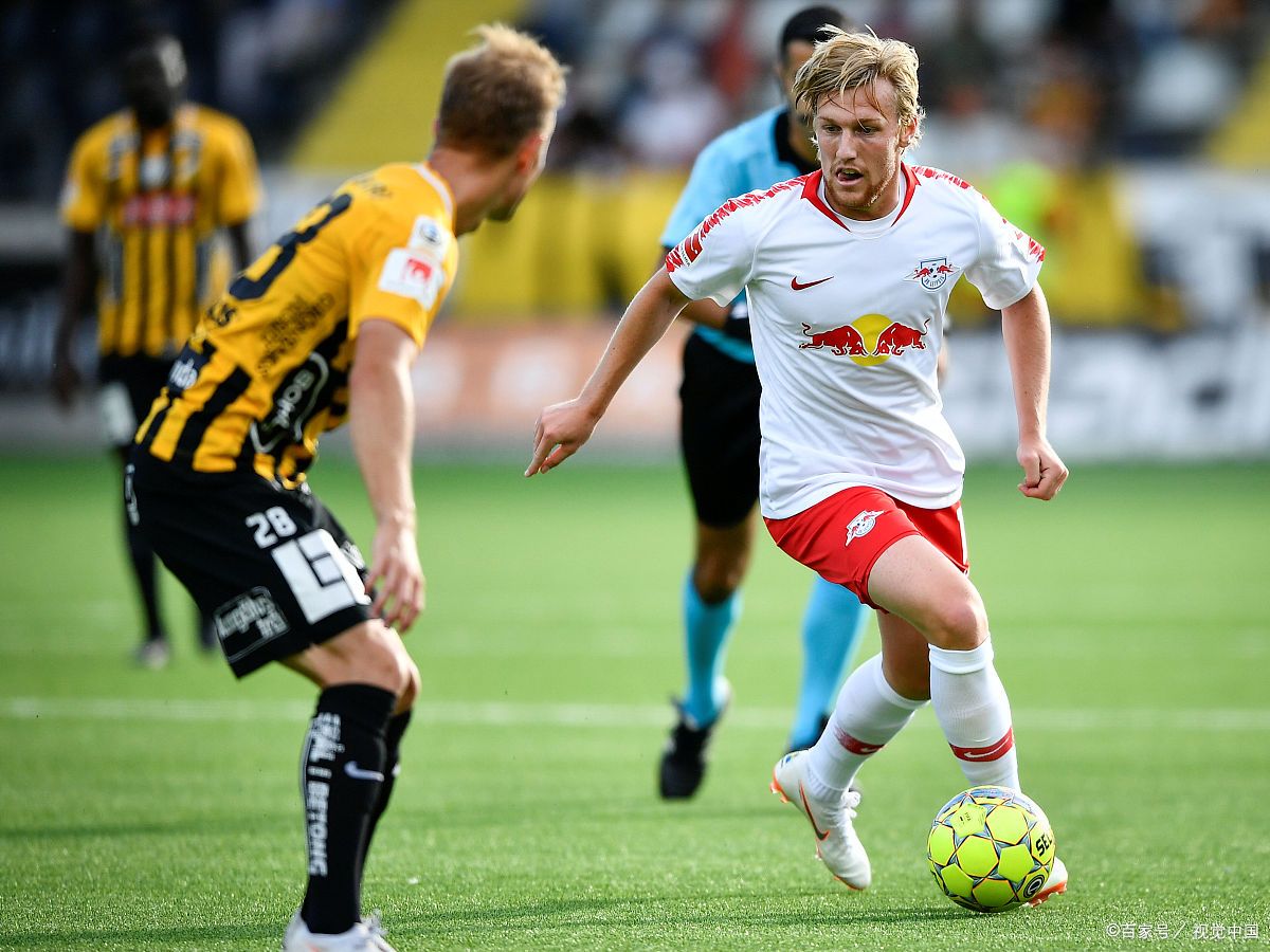 赫师菲球队踢出精彩比赛,显露实力 赫师菲球队踢出精彩比赛,显露实力