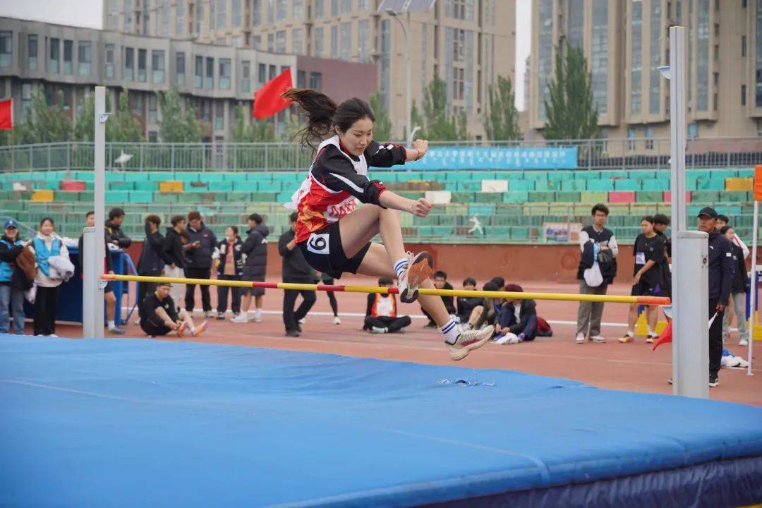 竞走赛场紧张激烈,日本选手逆袭获胜 竞走赛场紧张激烈,日本选手逆袭获胜