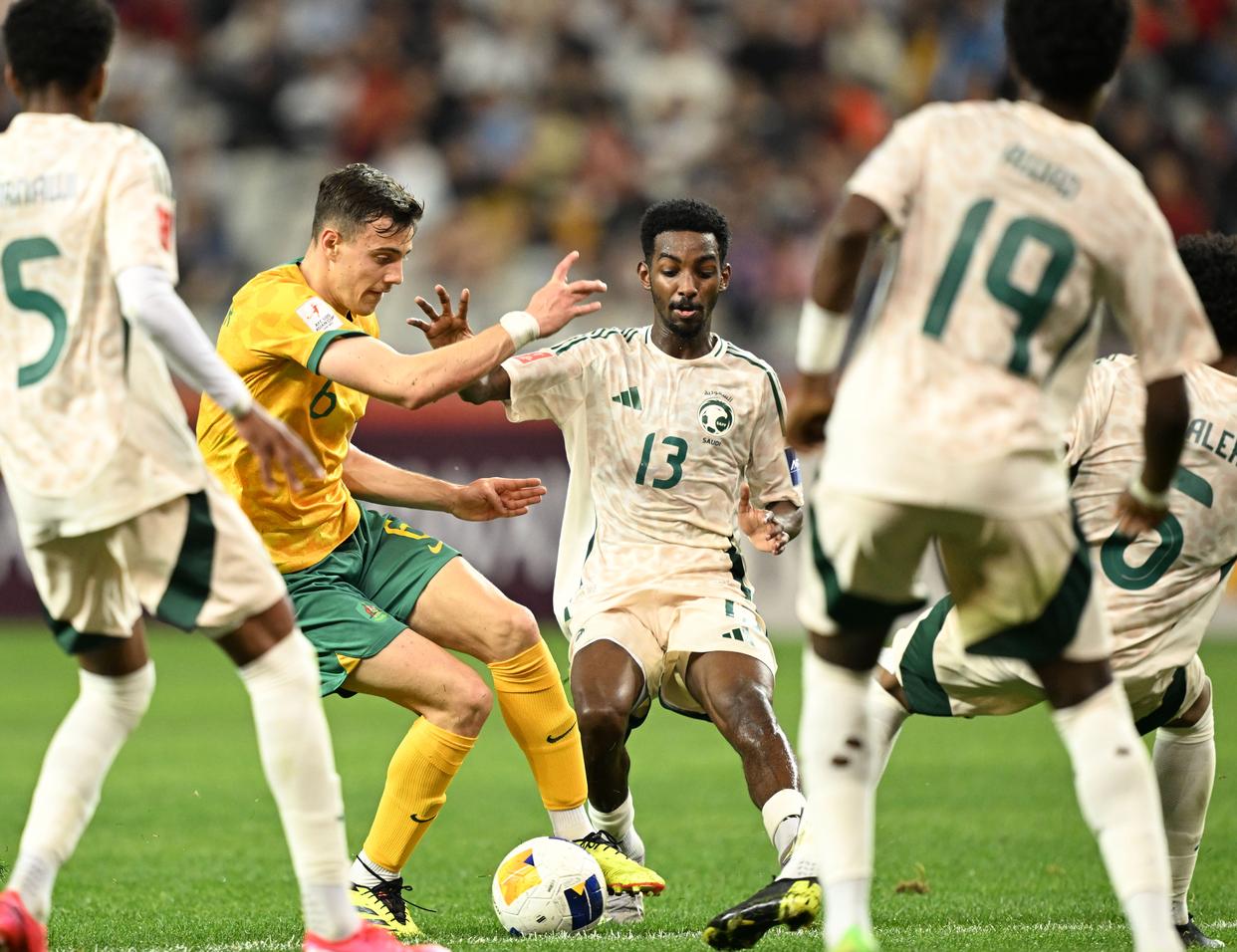 澳洲队主场踢哥伦比亚，争取晋级下一轮