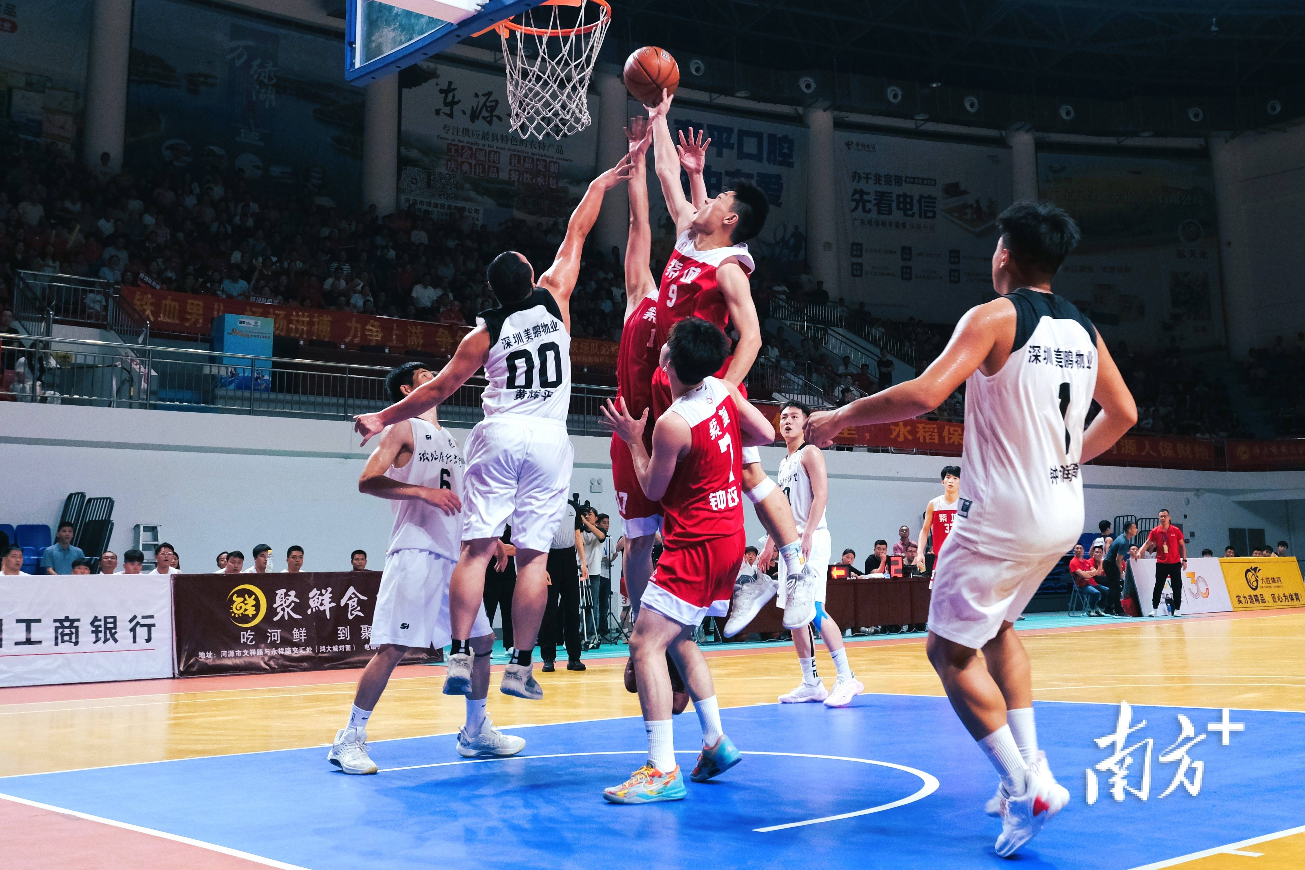 中国国内顶级篮球职业联赛精彩镜头的简单介绍 中国国内顶级篮球职业联赛精彩镜头的简单介绍