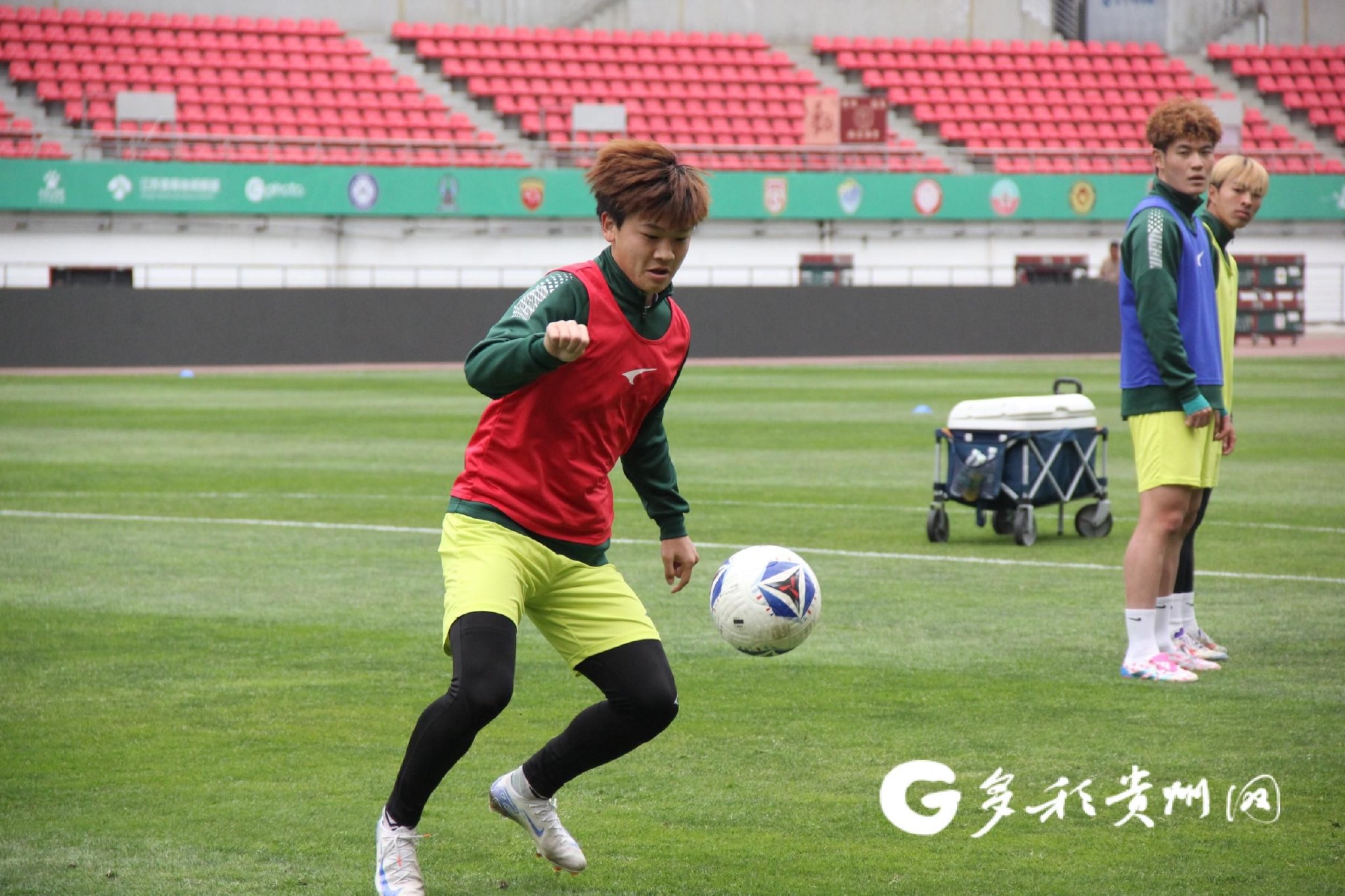 球队新赛季揭幕战积极备战,迎战对手 球队新赛季揭幕战积极备战,迎战对手