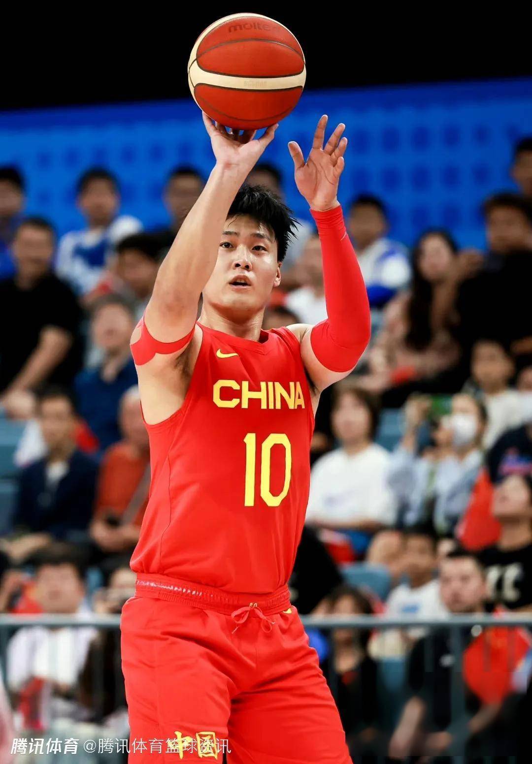 参赛球队士气高昂信心爆棚备受瞩目 参赛球队士气高昂信心爆棚备受瞩目