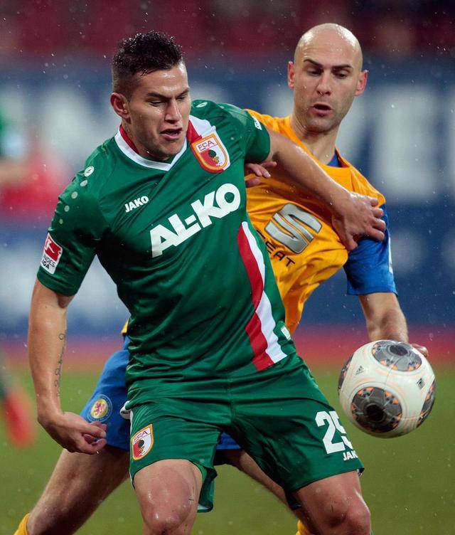 凯泽斯劳滕客场抢分,逼近前列 凯泽斯劳滕客场抢分,逼近前列