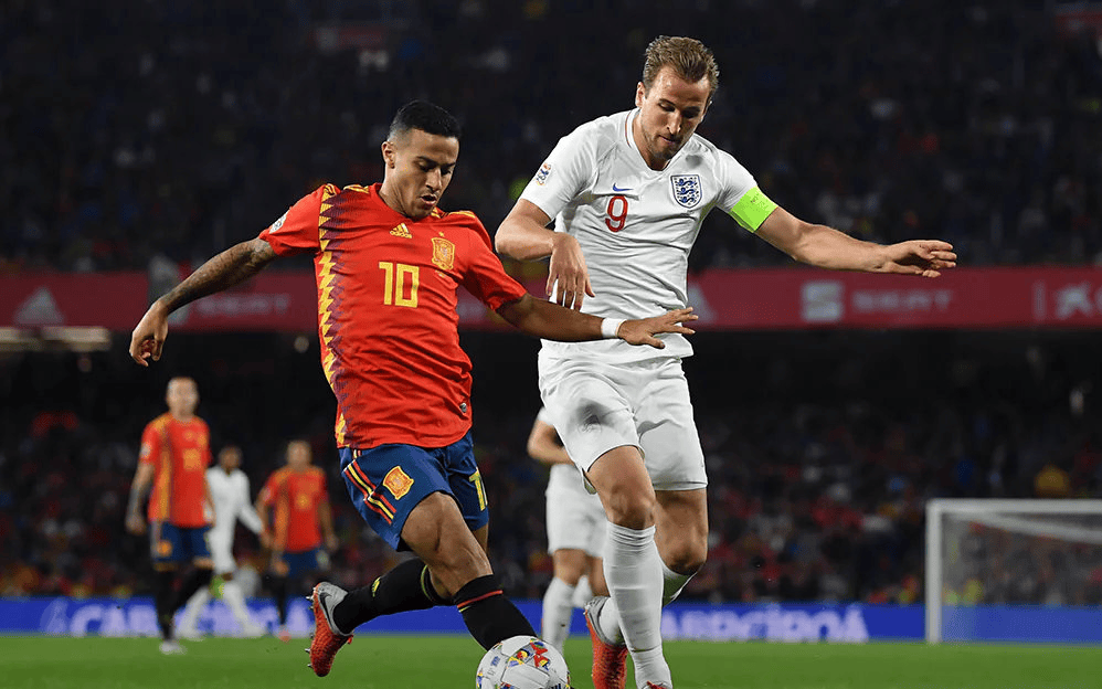 欧预赛:希腊队大胜摩洛哥,小组出线希望犹存 欧预赛:希腊队大胜摩洛哥,小组出线希望犹存