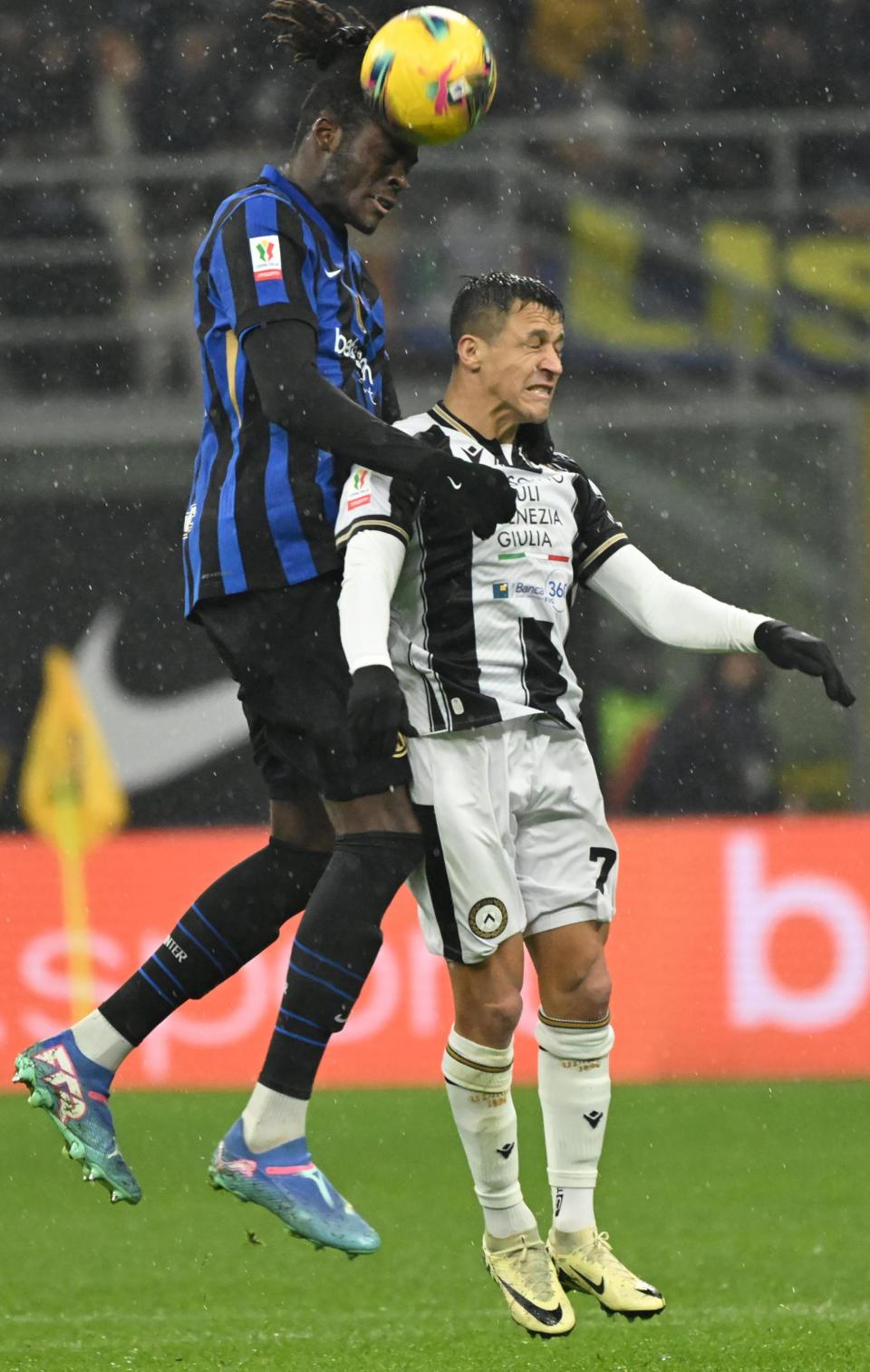 意大利国脚在友谊赛中受伤,或将缺席欧锦赛 意大利国脚在友谊赛中受伤,或将缺席欧锦赛