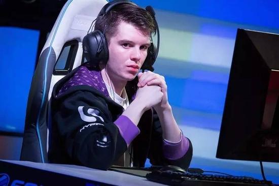 西班牙豪取胜利，晋级之路一帆风顺