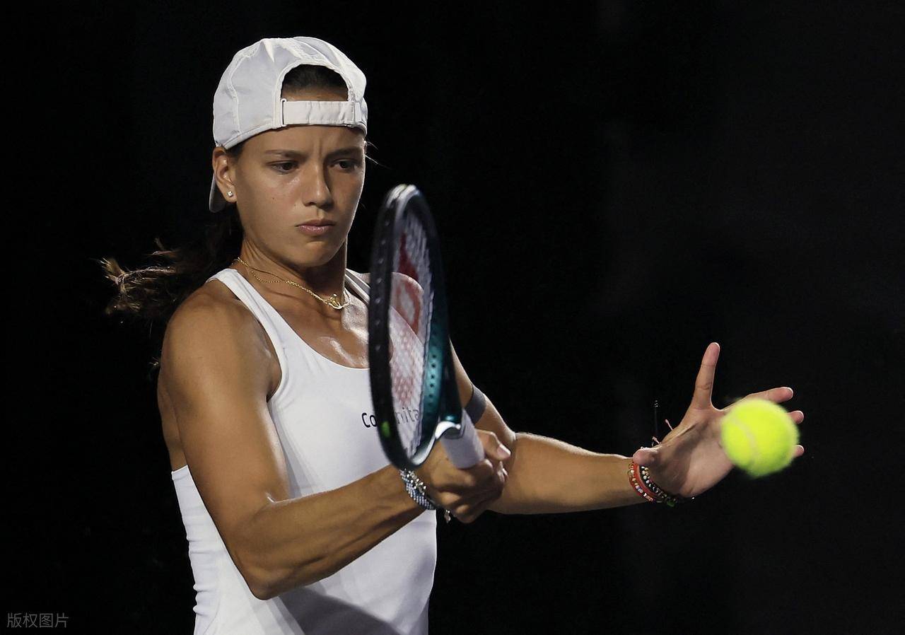 比利时队实力强劲，成为赛场黑马