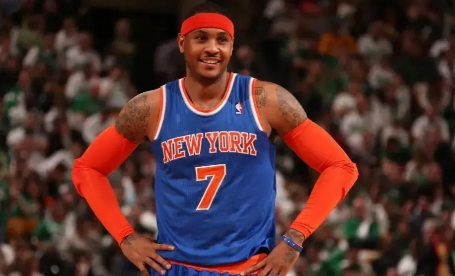 纽约尼克斯队夺得篮球宝座，成为新冠军