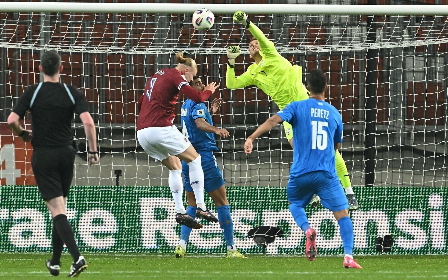 包含挪威女足遭遇失利，无缘欧洲锦标赛决赛的词条