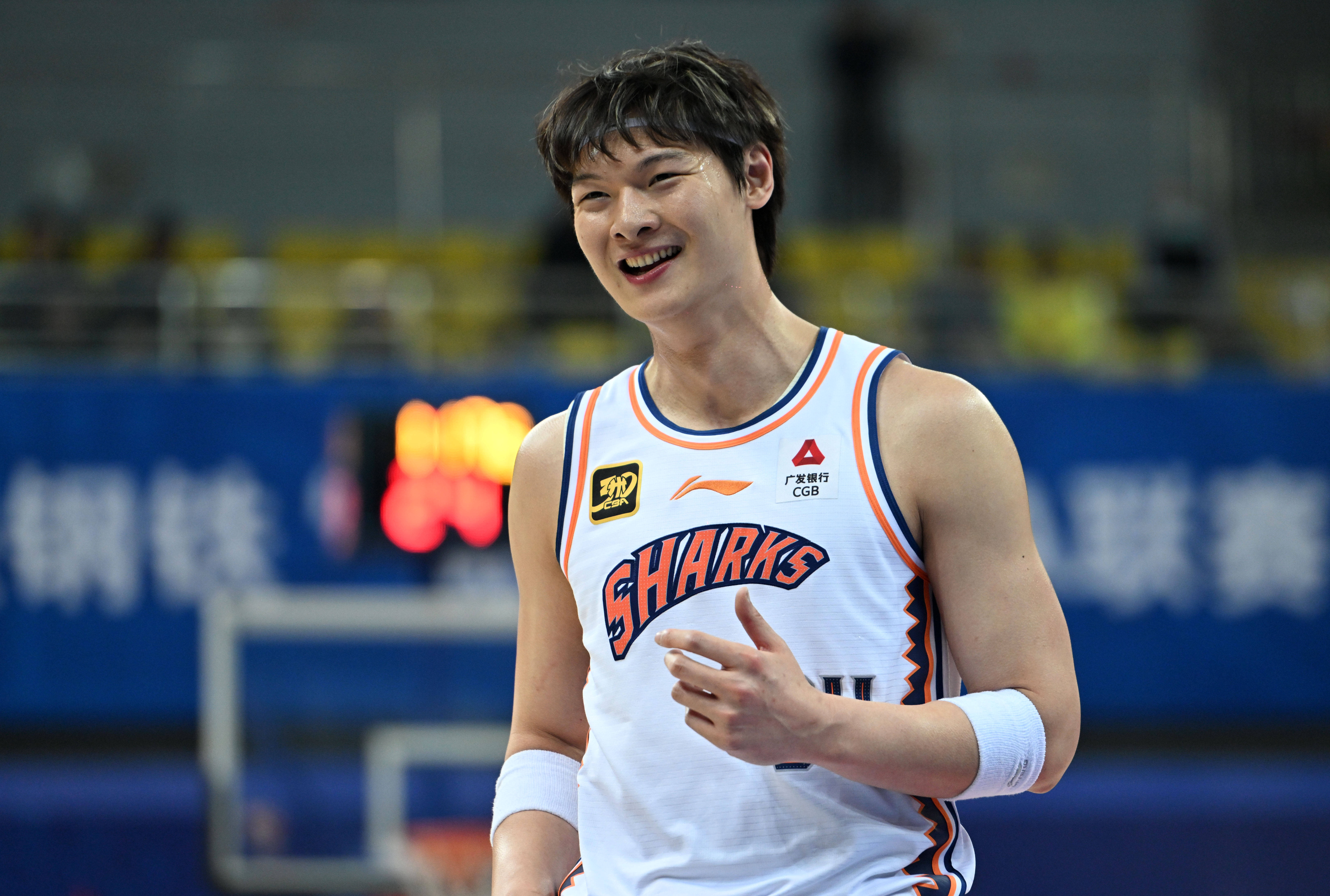 上海球员集体伤愈归队备战常规赛 上海球员集体伤愈归队备战常规赛