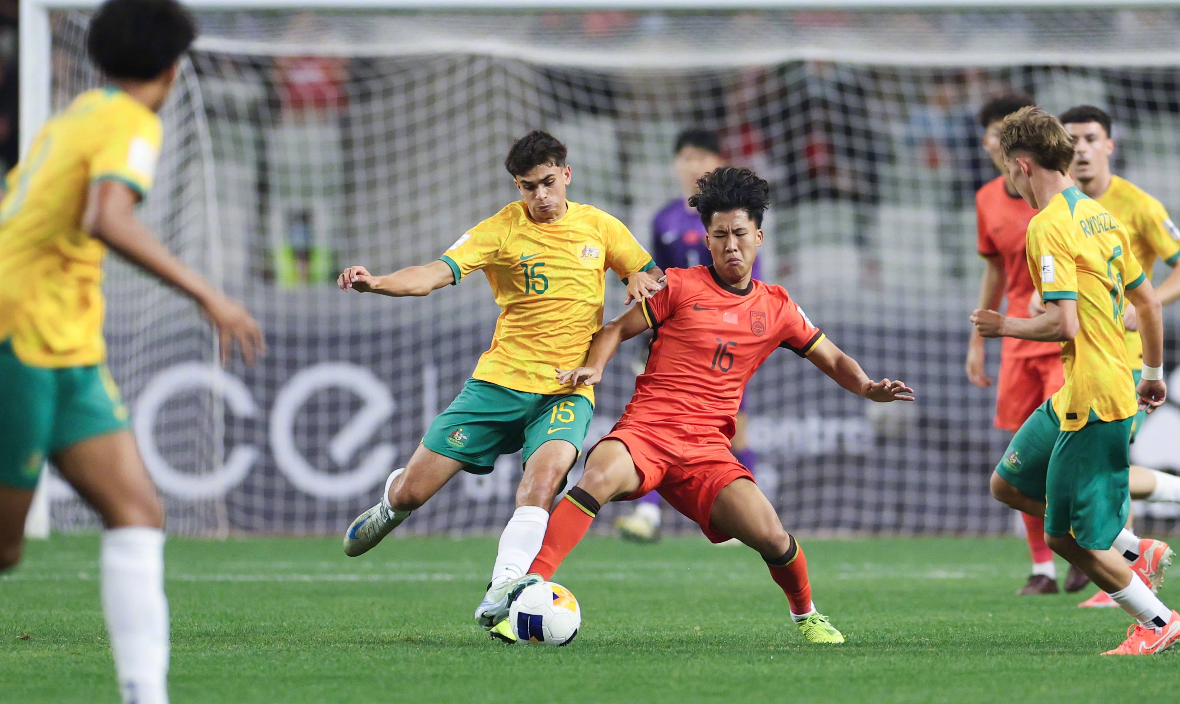 包含亚洲足球赛事呈现欲罢不能的激情场面的词条