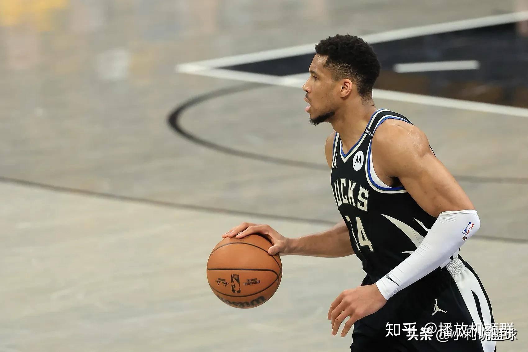 雄鹿大胜马刺，稳坐东部榜首