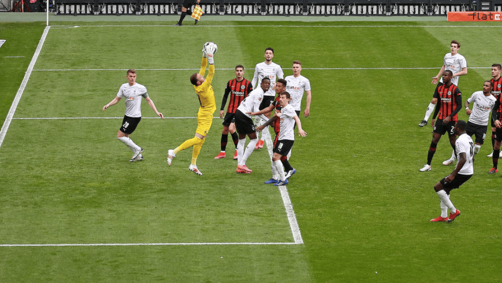 德甲联赛:法兰克福客场豪取胜利势不可挡 德甲联赛:法兰克福客场豪取胜利势不可挡